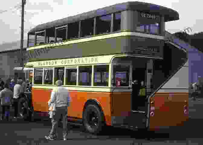 Image Of A Vintage Leyland Titan TDB1 Bus In Art Deco Style London Deco: Transport Manufacturing And Commercial